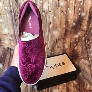 BEAUTIFUL VELVET SLIP ONS! Leather cushion NWT